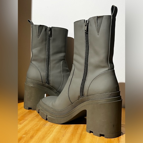 Zara green rubberized boots. Size 39. - Picture 7 of 9